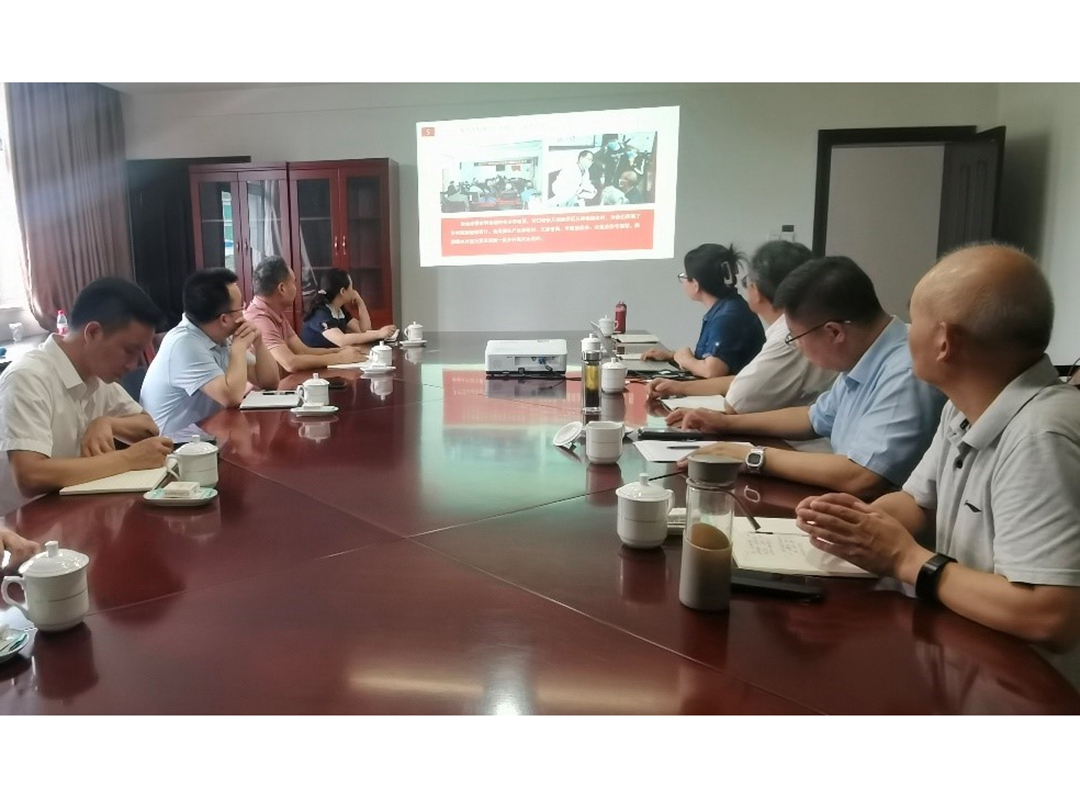 市工程师协会理事长王力军带队到重庆市民政局汇报工作