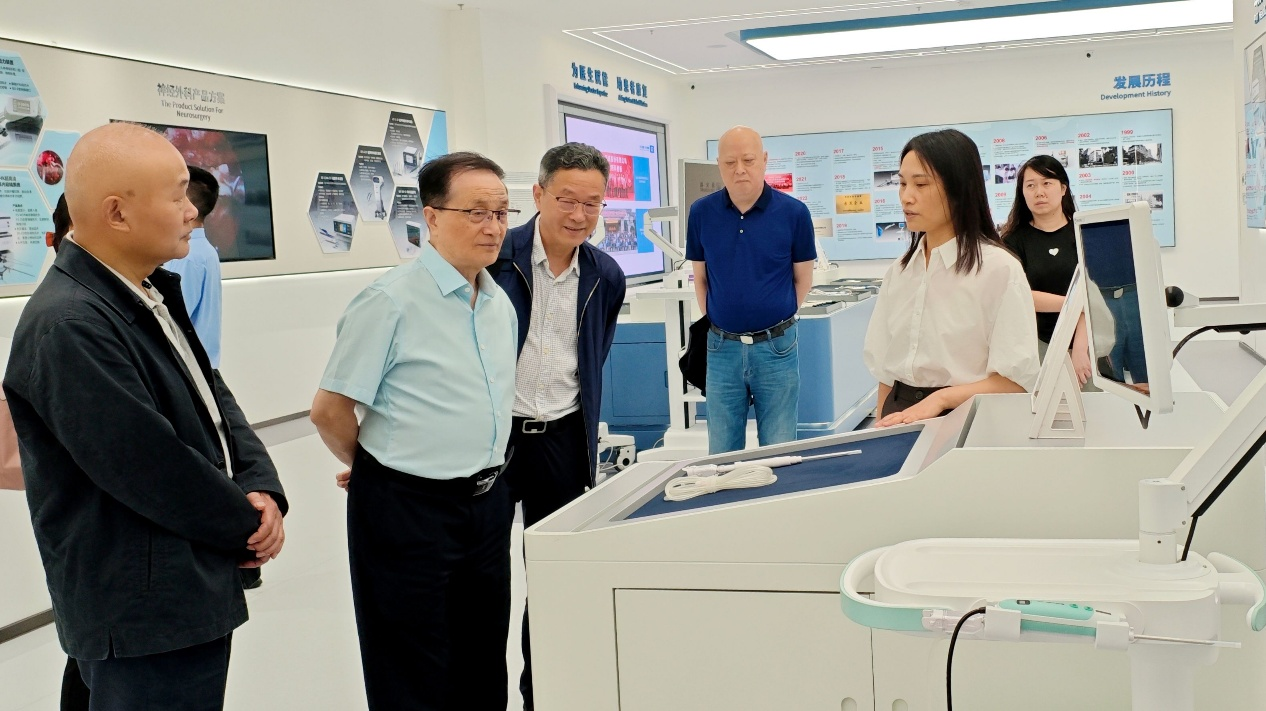 智汇赋能·护航发展丨重庆市工程师协会专家委员会主任陈万志与理事长王力军带队前往重庆西山科技股份有限公司开展走访调研