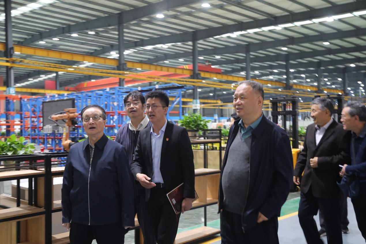 重庆市工程师协会专家委员会主任陈万志和理事长王力军带队赴重庆机电职业技术大学考察交流