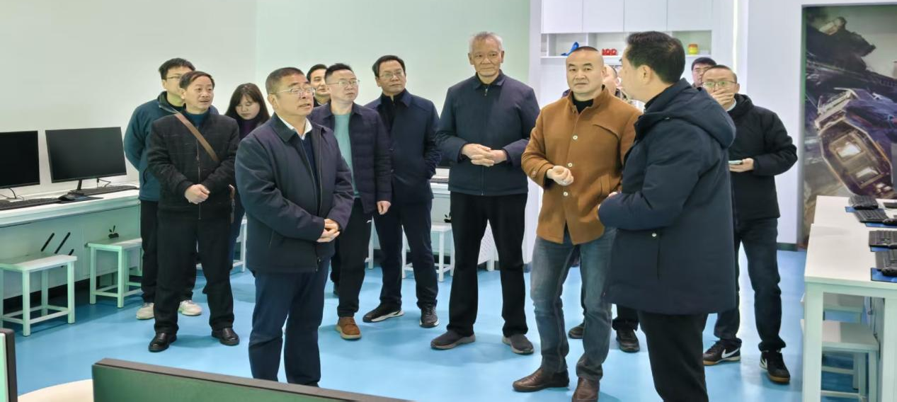 永川区工程师协会专家组赴永川职教中心考察交流，共商产教融合创新发展新路径
